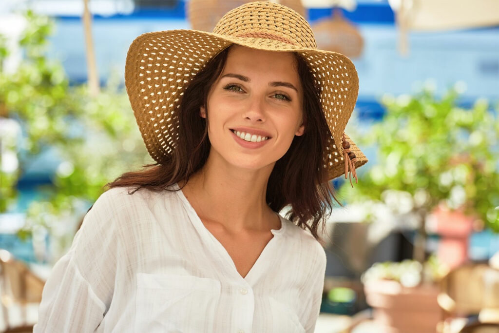 Summer Healthy Hair Guide use a big hat
